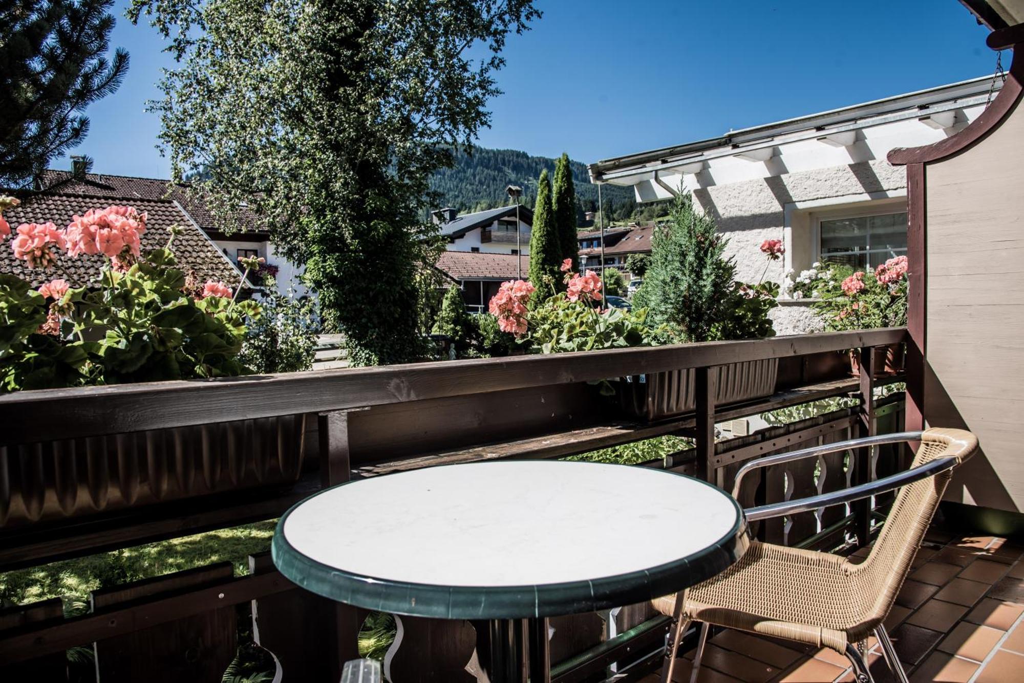 Haus Susanne - Top-Ferienwohnungen - Sommer-Bergbahn Inklusive Obermaiselstein Zewnętrze zdjęcie